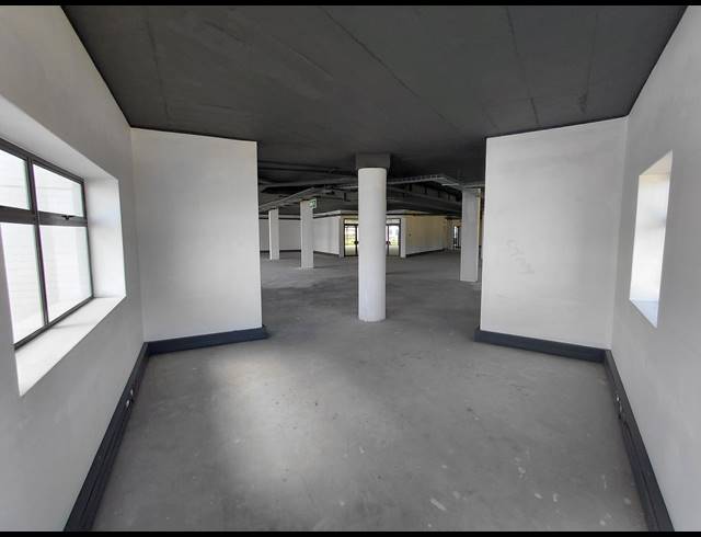 3,688M² OFFICE TO LET IN VORNA VALLEY